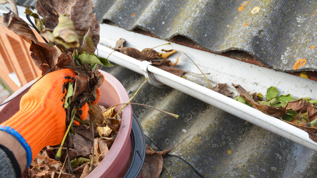 Prevent flood damage gutter cleaning